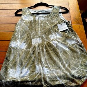 NWT Liz Claiborne Top Womens Small Sleeveless Blouse Green White Pleated Front